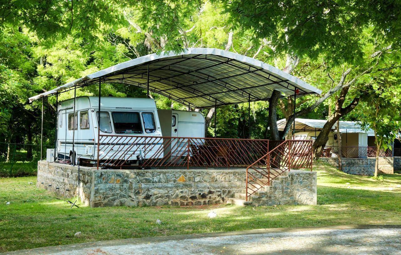アヌラーダプラ Malwathu Oya Caravan Park Bed & Breakfast エクステリア 写真